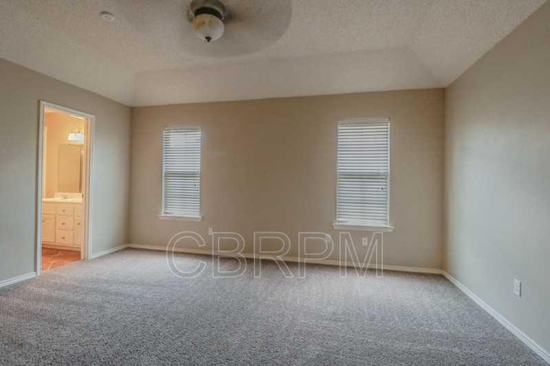 6813 7th St - Photo 7 of 11