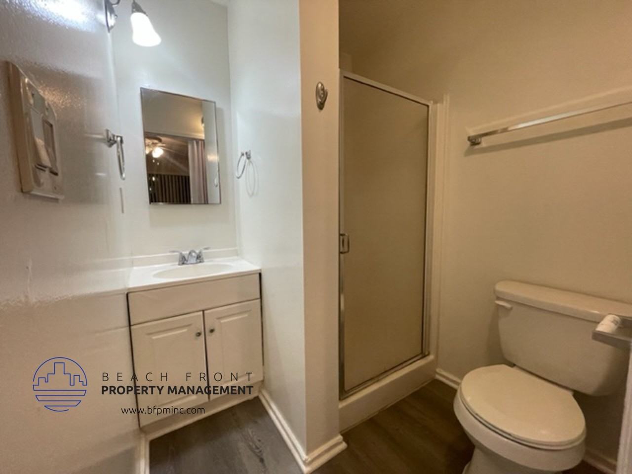 2521 Mathews Ave. - Photo 5 of 9