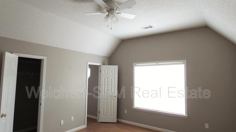 8669 Ashley Glen Cir N - Photo 4 of 10