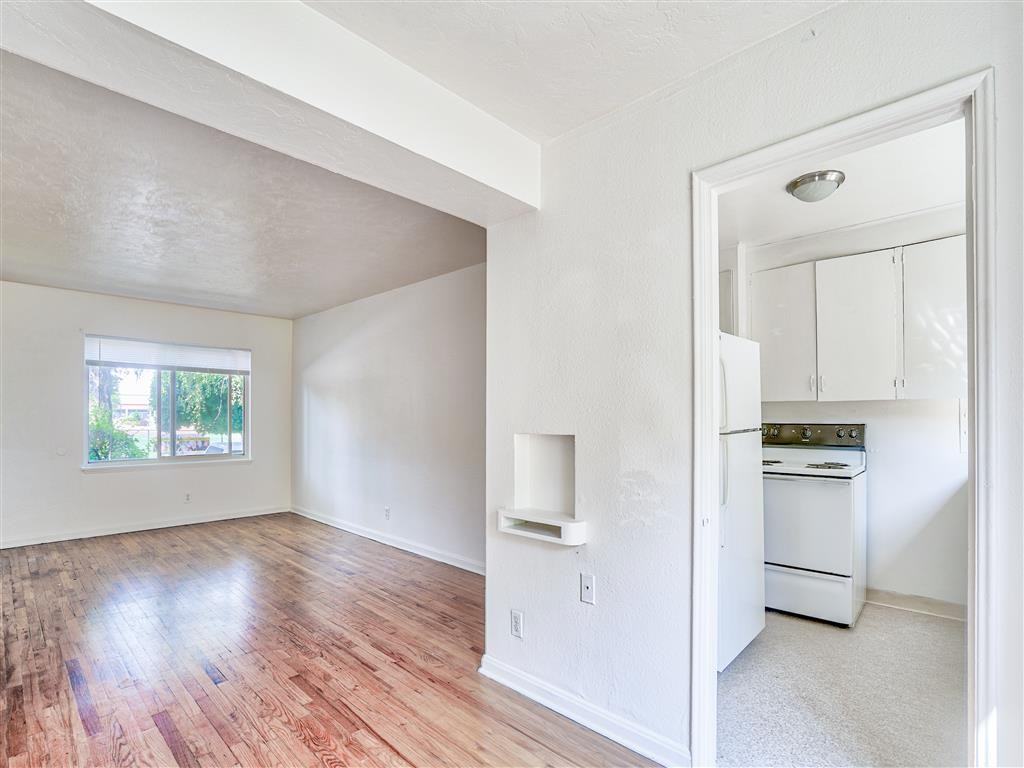 Powell Gardens Apartments - Photo 6 of 26