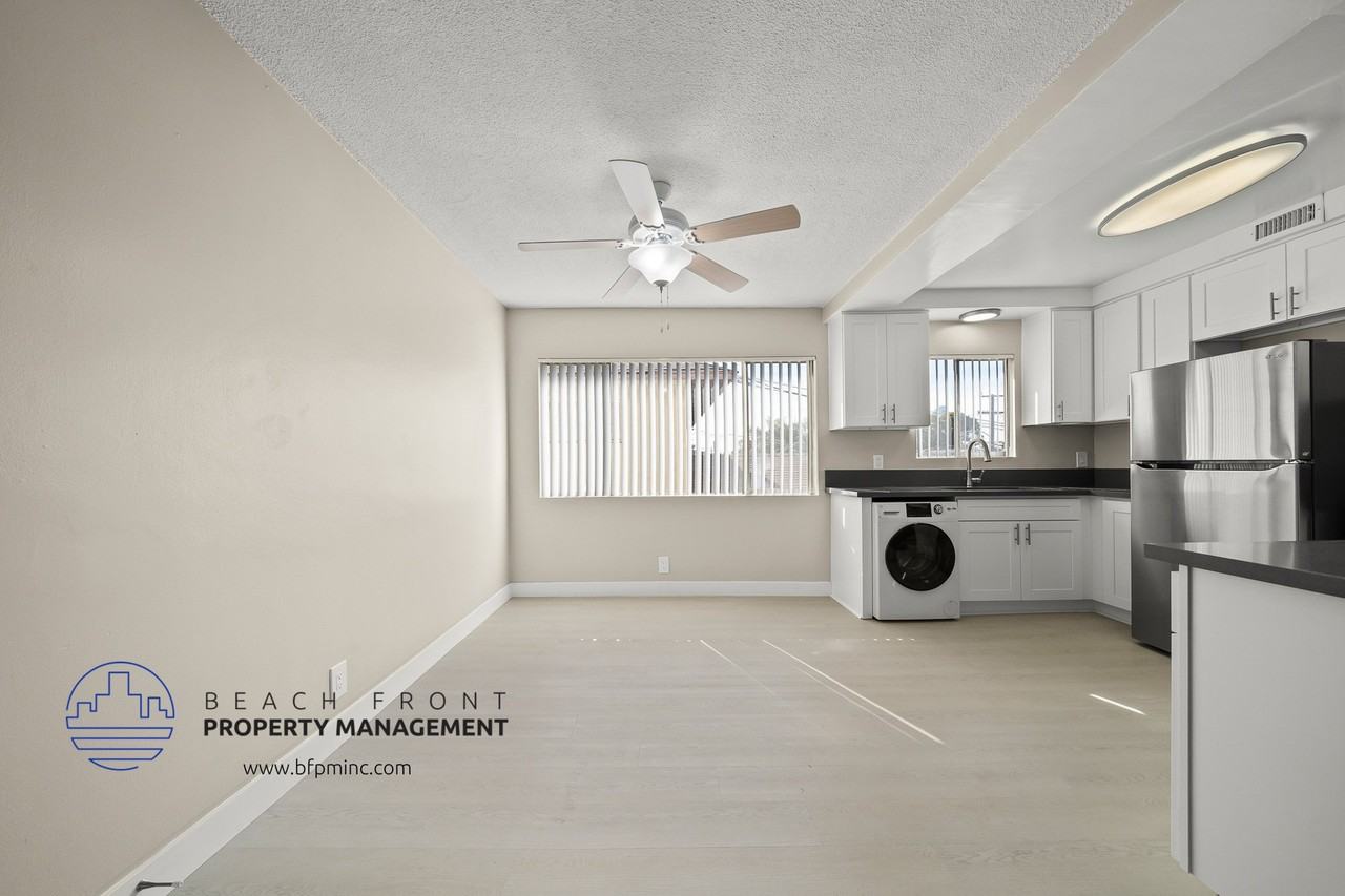 12236 Manor Drive - Photo 3 of 33