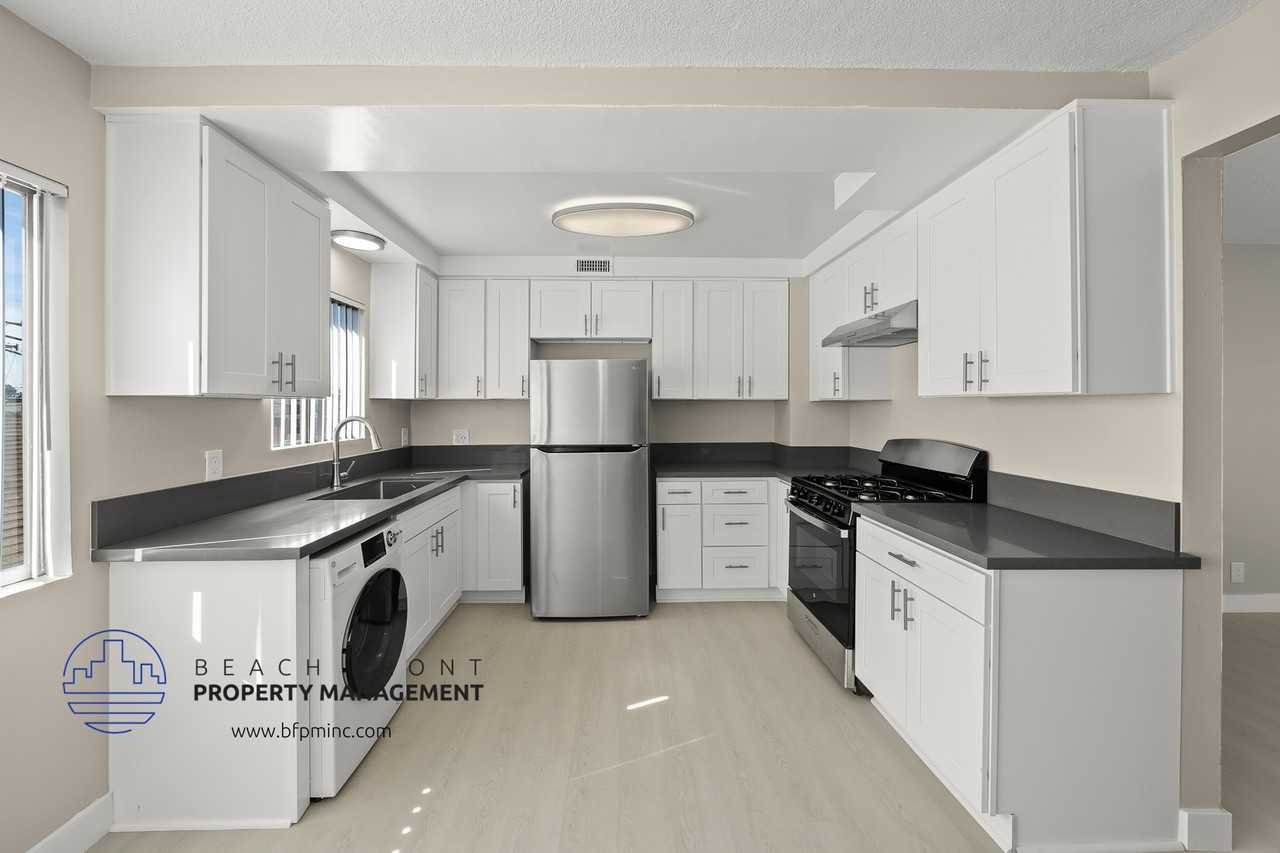 12236 Manor Drive - Photo 2 of 33