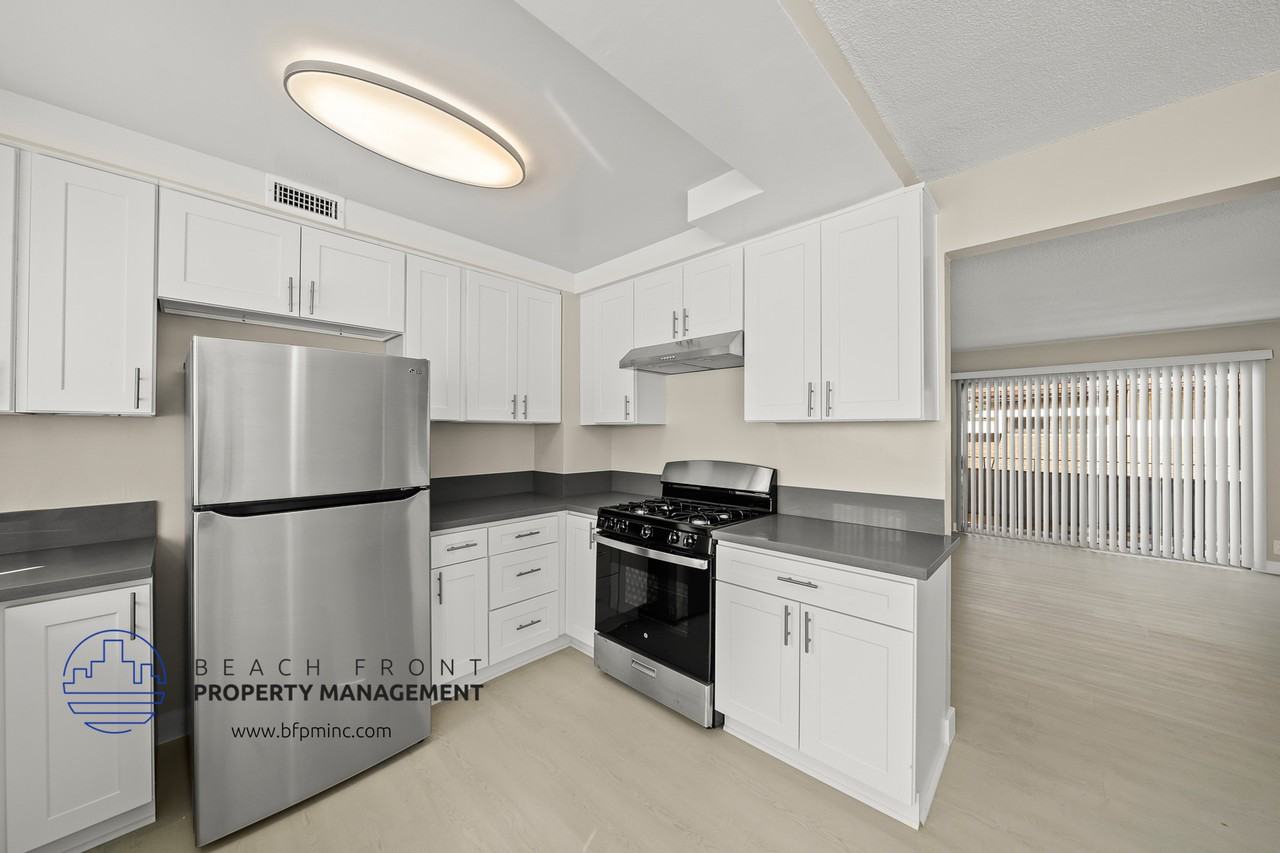 12236 Manor Drive - Photo 5 of 33