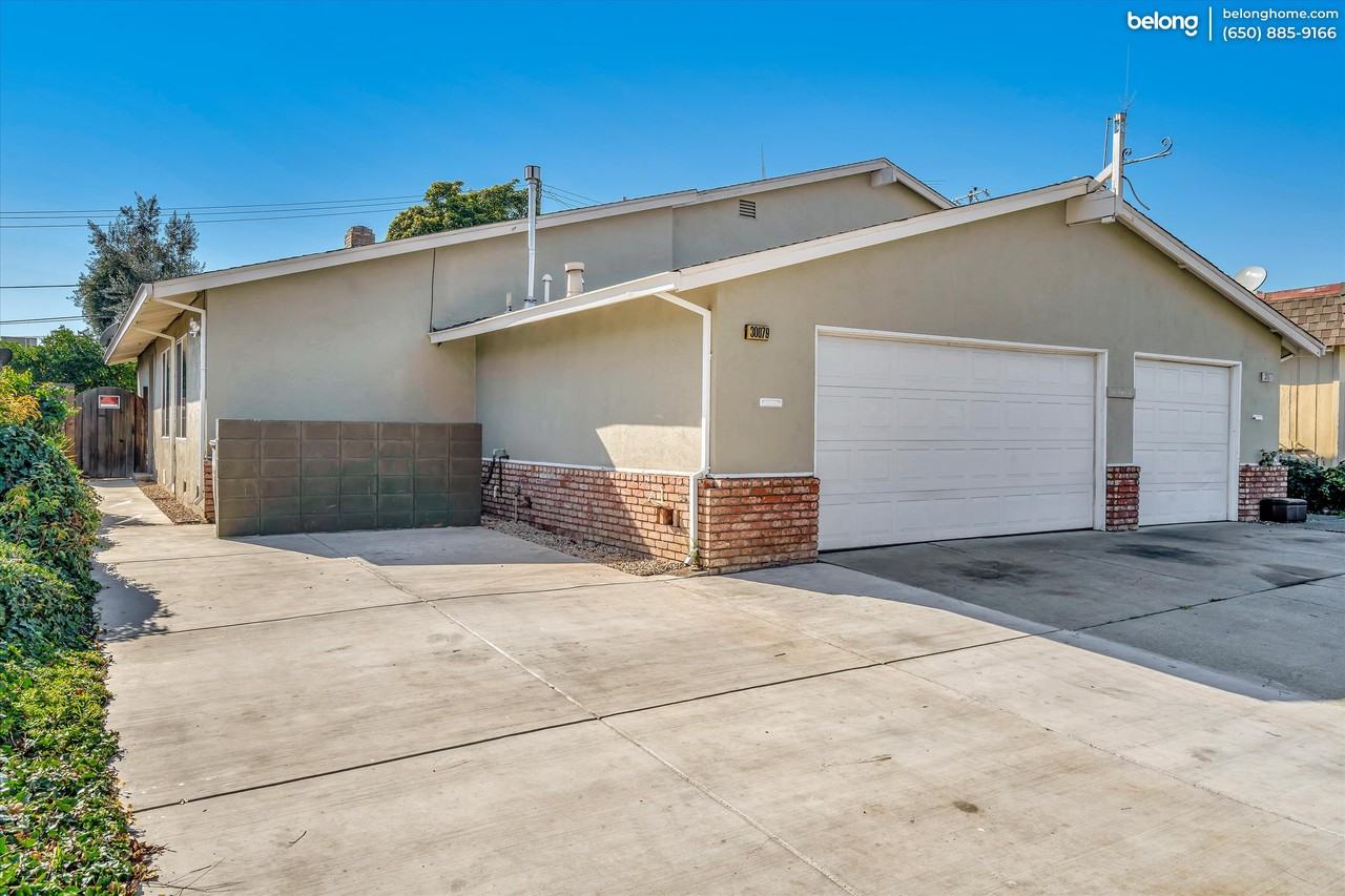 30079 Vanderbilt St - Photo 2 of 45