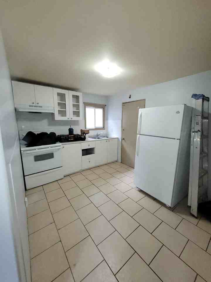 858 Windsor Avenue - Photo 2 of 14