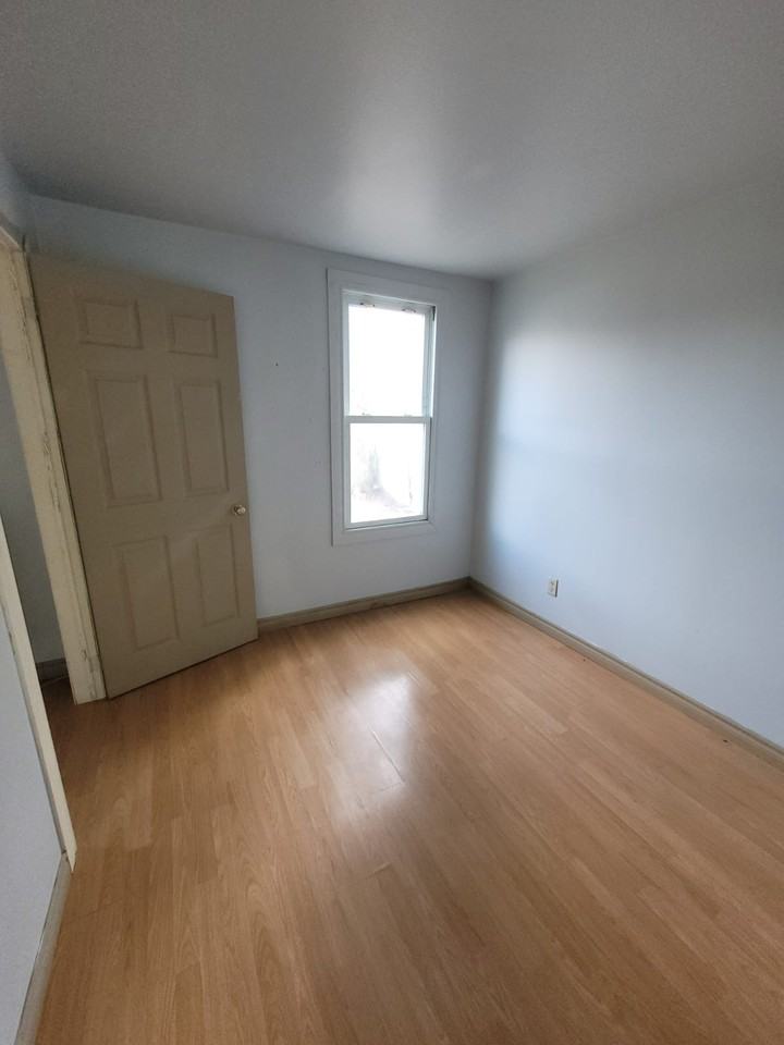 858 Windsor Avenue - Photo 3 of 14