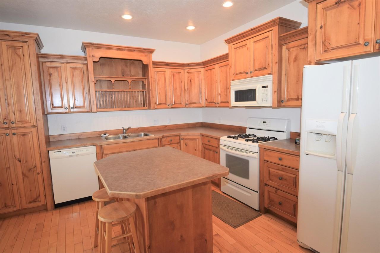 1040 N 130 W #1 - Photo 2 of 21