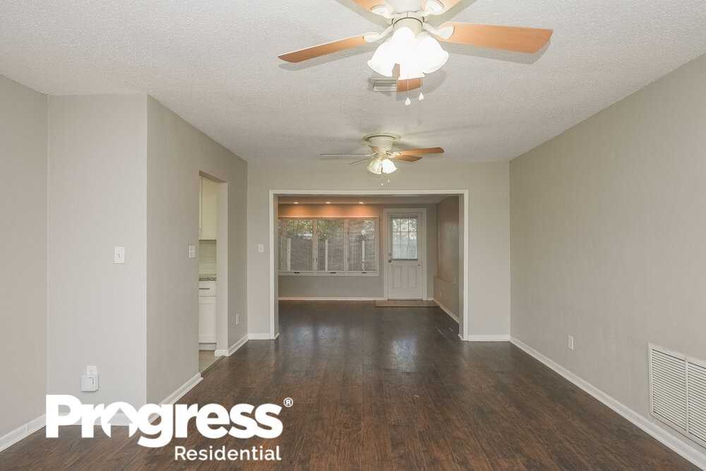1023 San Pedro Dr - Photo 3 of 16