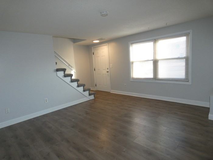 5220 Ne 57th St - Photo 2 of 18