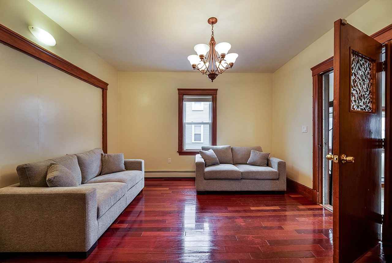 Charming Everett home near Newburyport/Rockport Line Apartments in