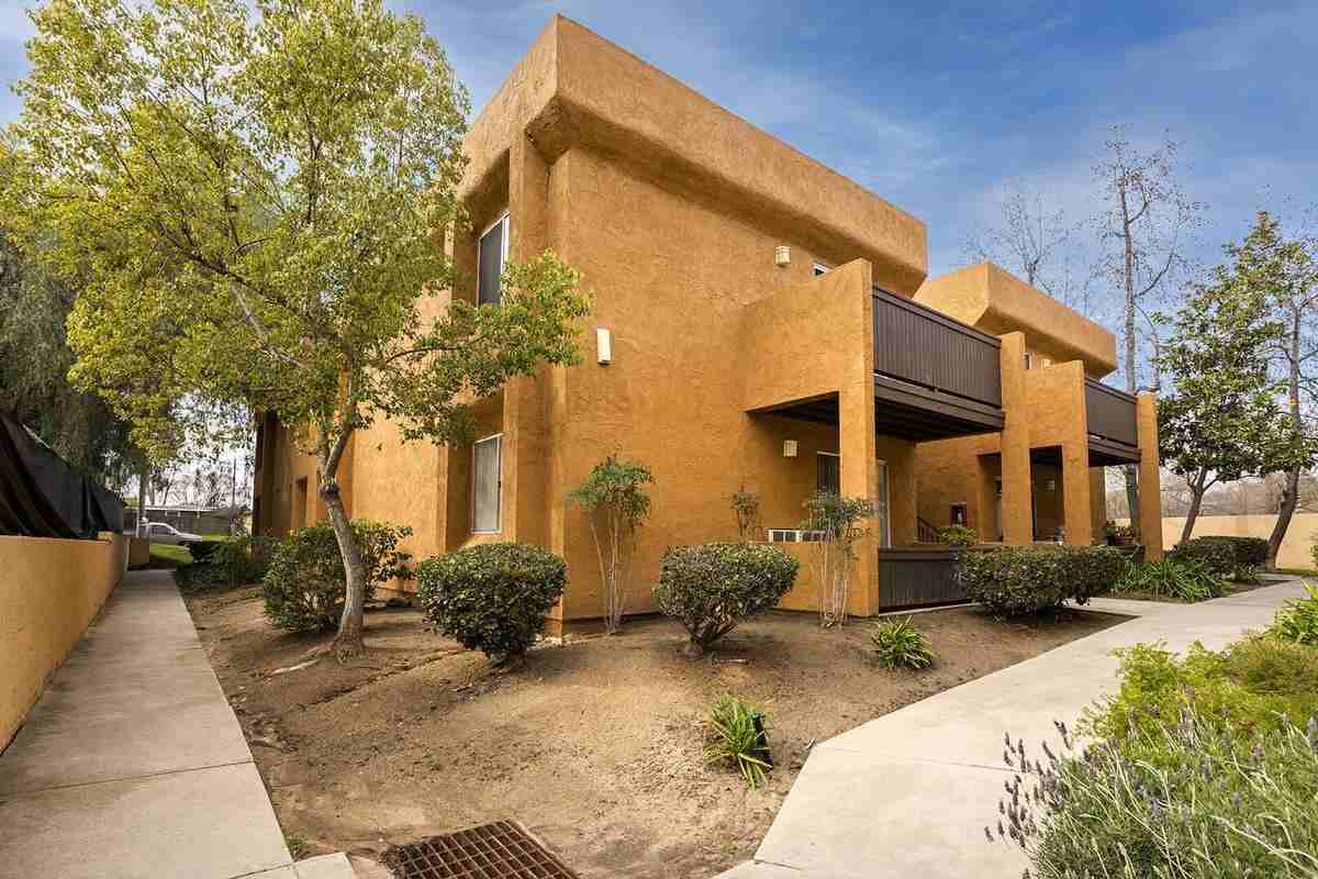 110 7th St - Photo 6 of 17