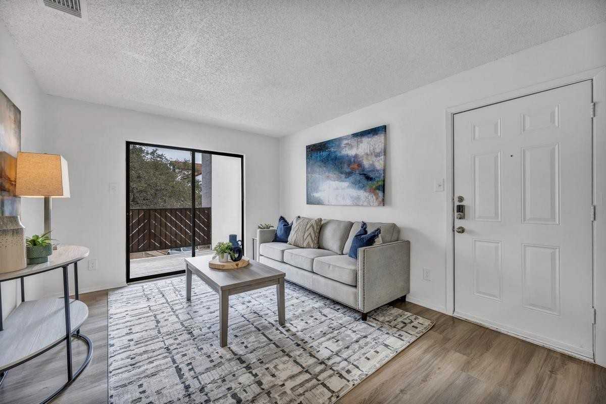 16465 Henderson Pass - Photo 3 of 50