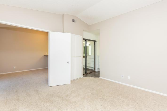 21141 Canada Rd - Photo 2 of 10