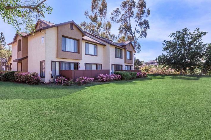 21141 Canada Rd - Photo 7 of 10