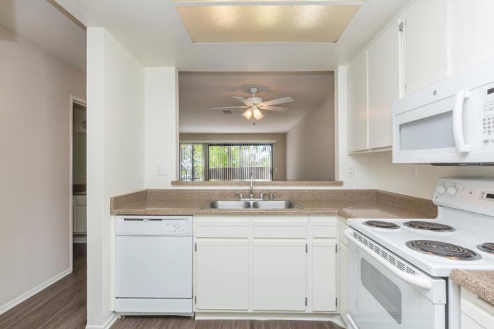 21141 Canada Rd - Photo 3 of 11