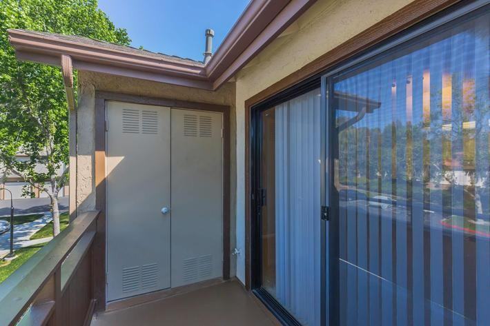 21141 Canada Rd - Photo 5 of 10