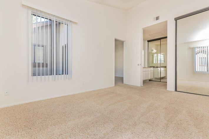 21141 Canada Rd - Photo 4 of 50