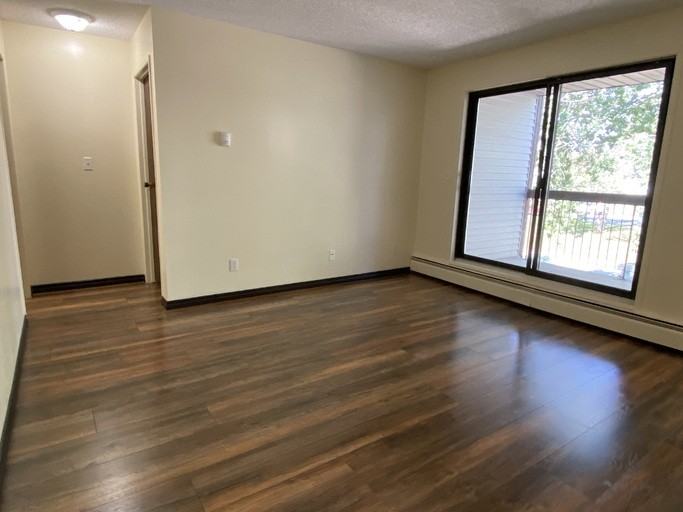 418 Collinge Rd - Photo 6 of 24