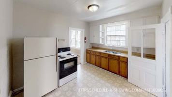 featured image of 215 W Prospect St #1
