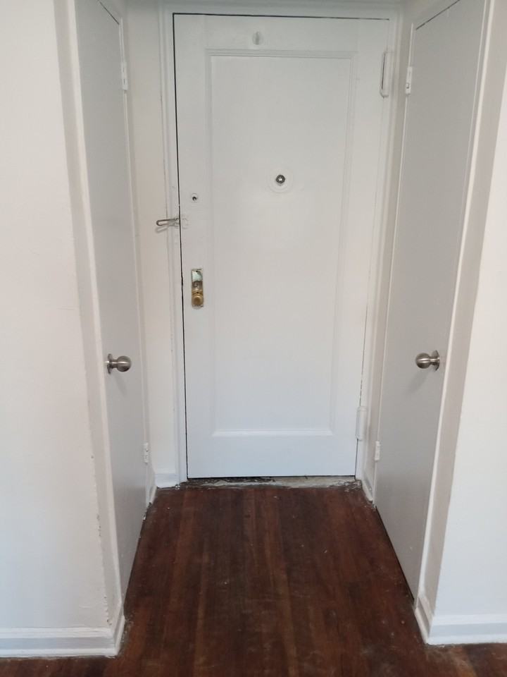 42 42 72 80th St #3 - Photo 2 of 13