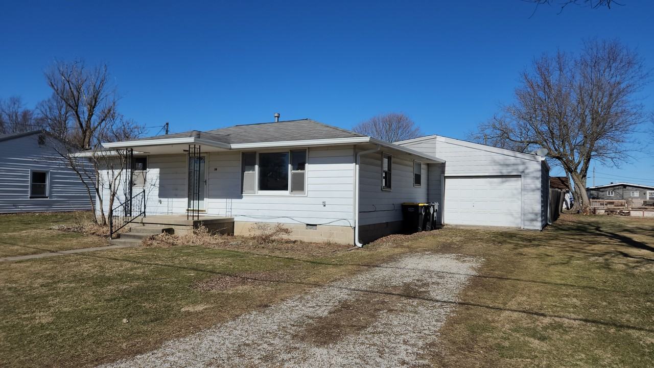 34 Broadway St - Photo 2 of 17