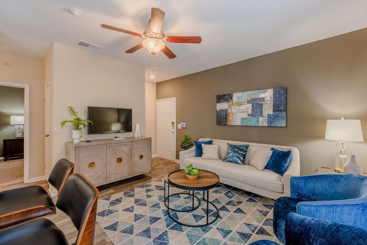 Country Club Apartments - Photo 3 of 41