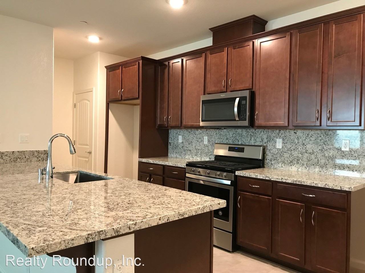 2541 Natomas Crossing Dr - Photo 3 of 17