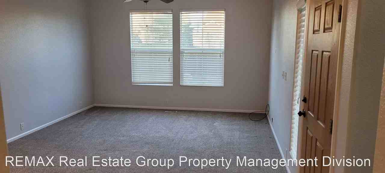 5913 Ensemble Hts - Photo 3 of 10