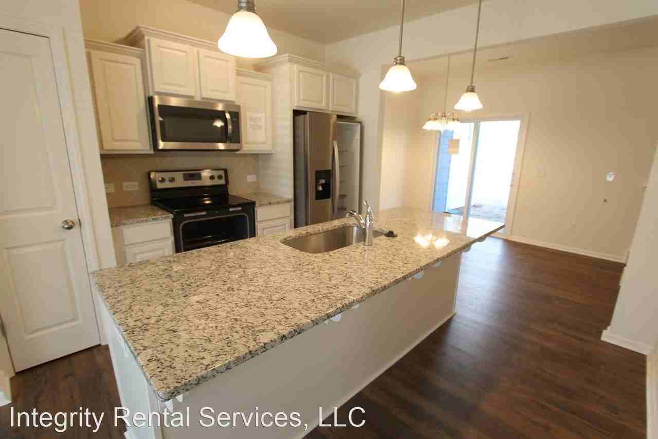 Huntley Glen Building 4 - Photo 3 of 10