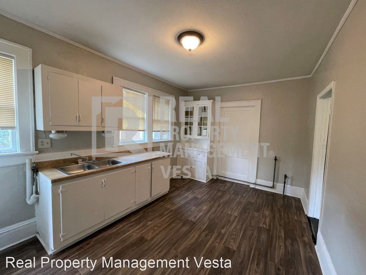 3373 Vineville Ave - Photo 2 of 8