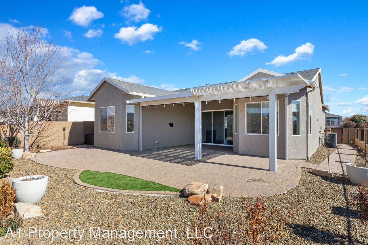 800 N Morales St - Photo 2 of 45