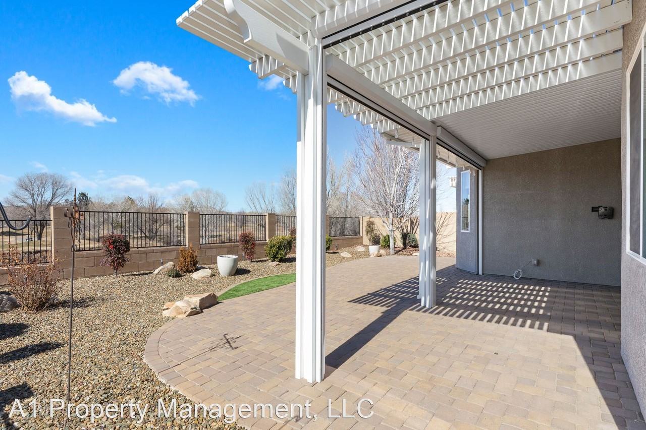 800 N Morales St - Photo 3 of 45