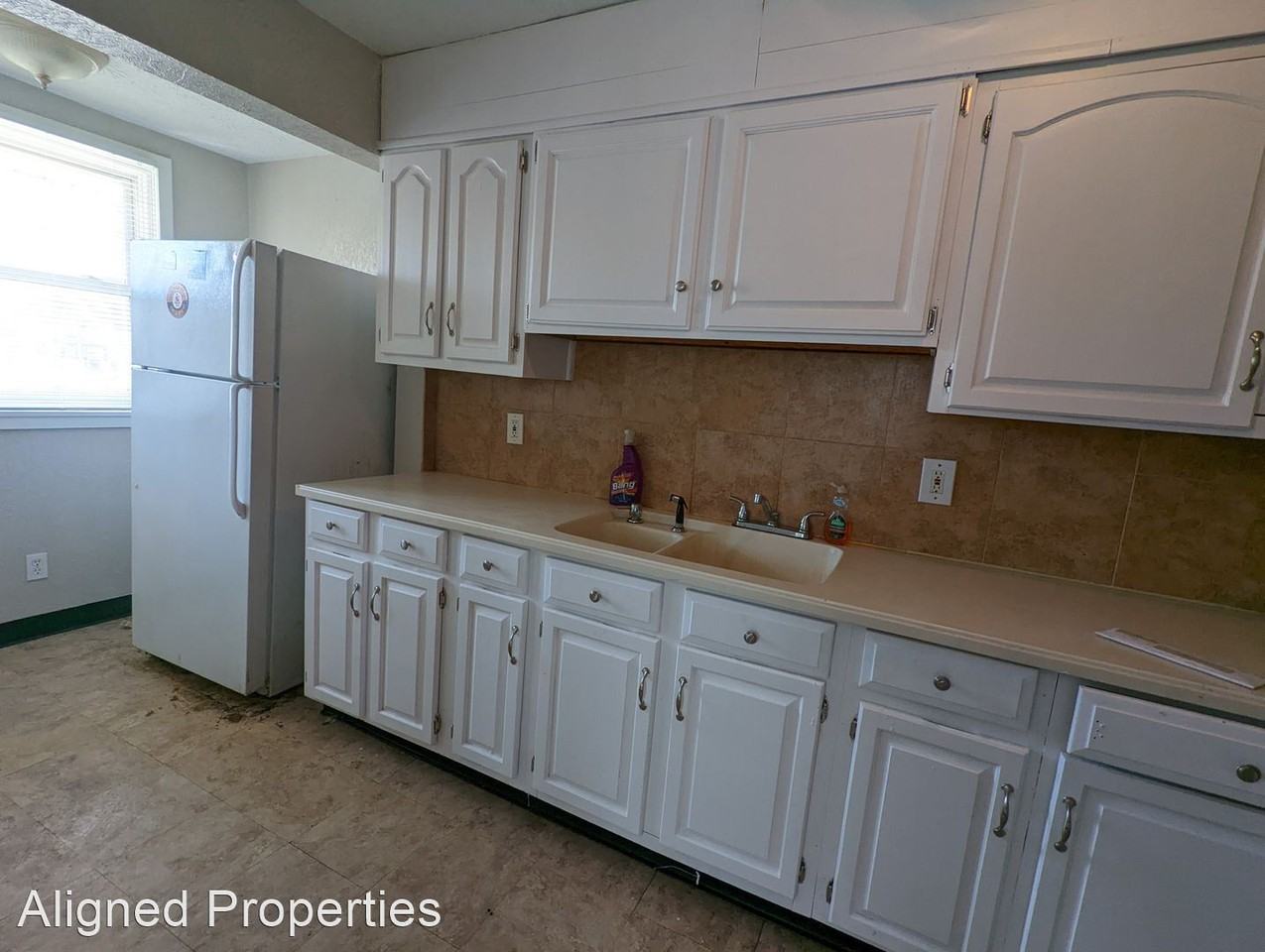 718 Carpenter St. - Photo 3 of 12