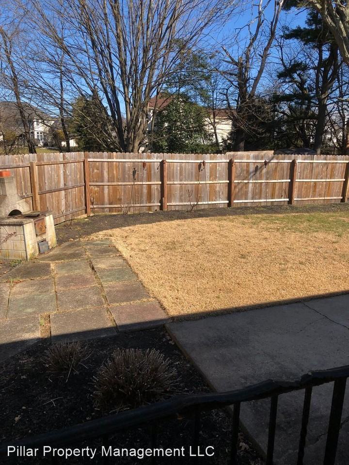 93 Conover Rd - Photo 2 of 12