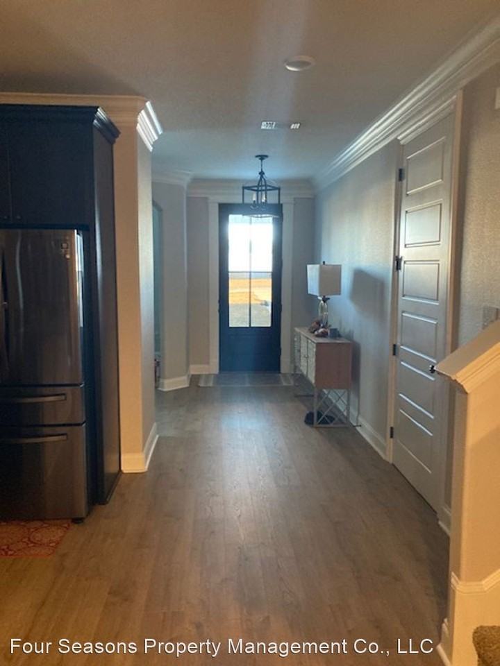 10624 Wren Grv - Photo 2 of 21