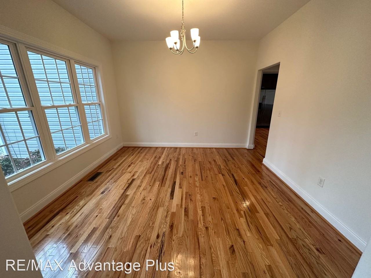 102 Lake Pointe Ct - Photo 3 of 26