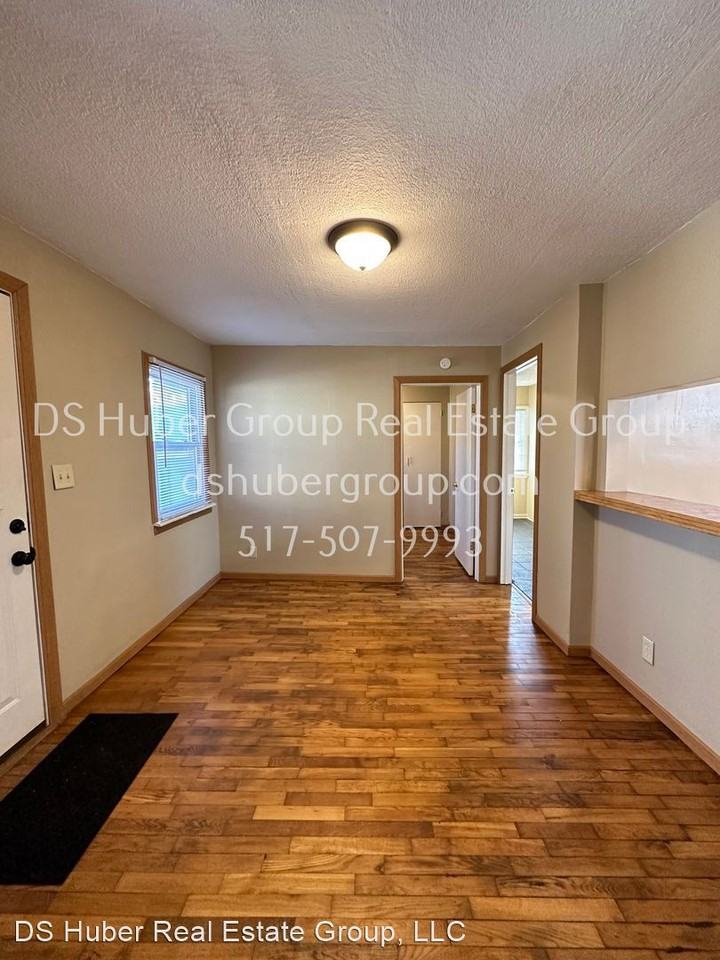 2104 Lyons Ave - Photo 2 of 13