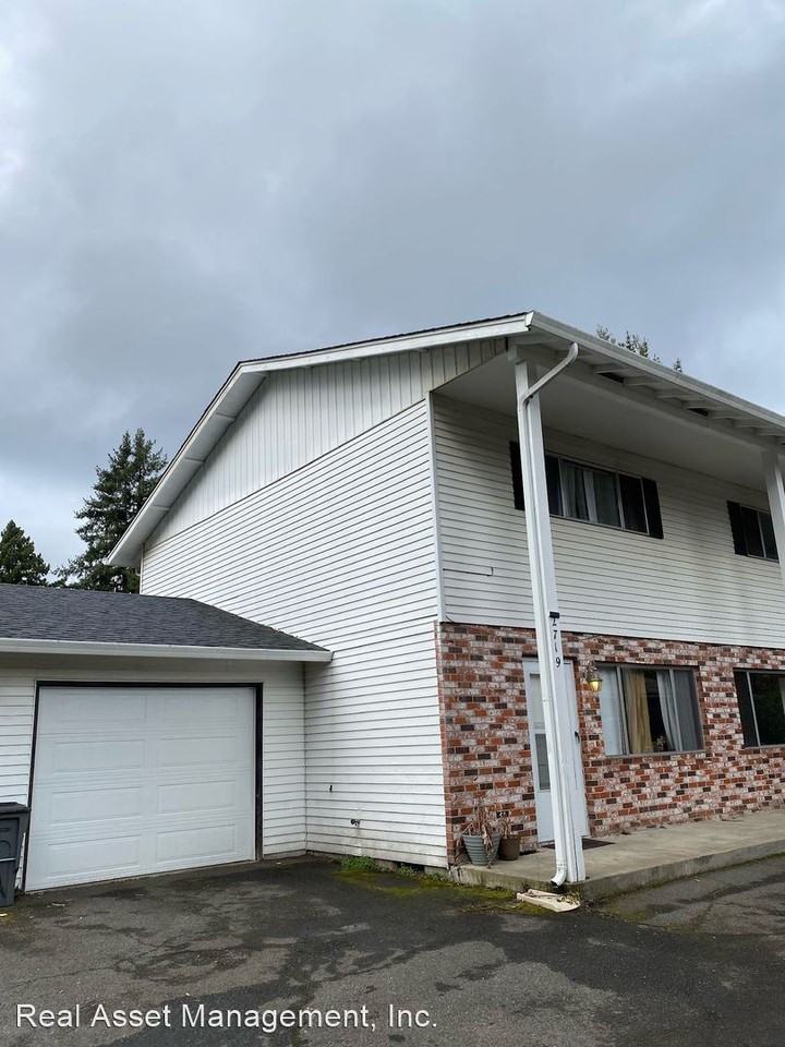 2713 2719 Neal's Lane Apartments in Bagley Downs, Vancouver, WA 98661