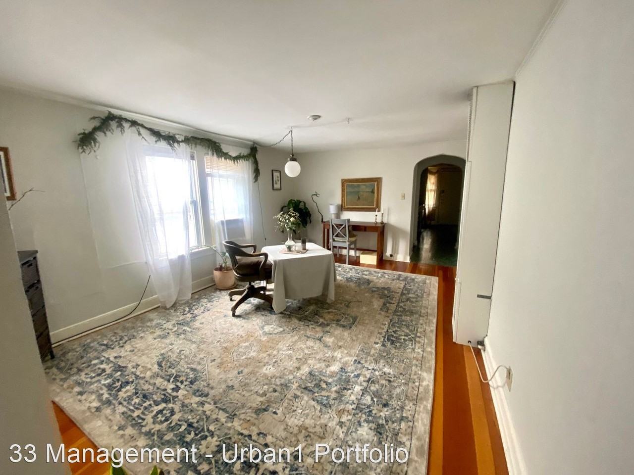 1033 W Wellington - Photo 3 of 7