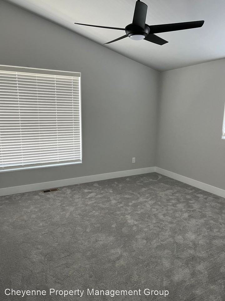 222 Miller Lane - Photo 2 of 7