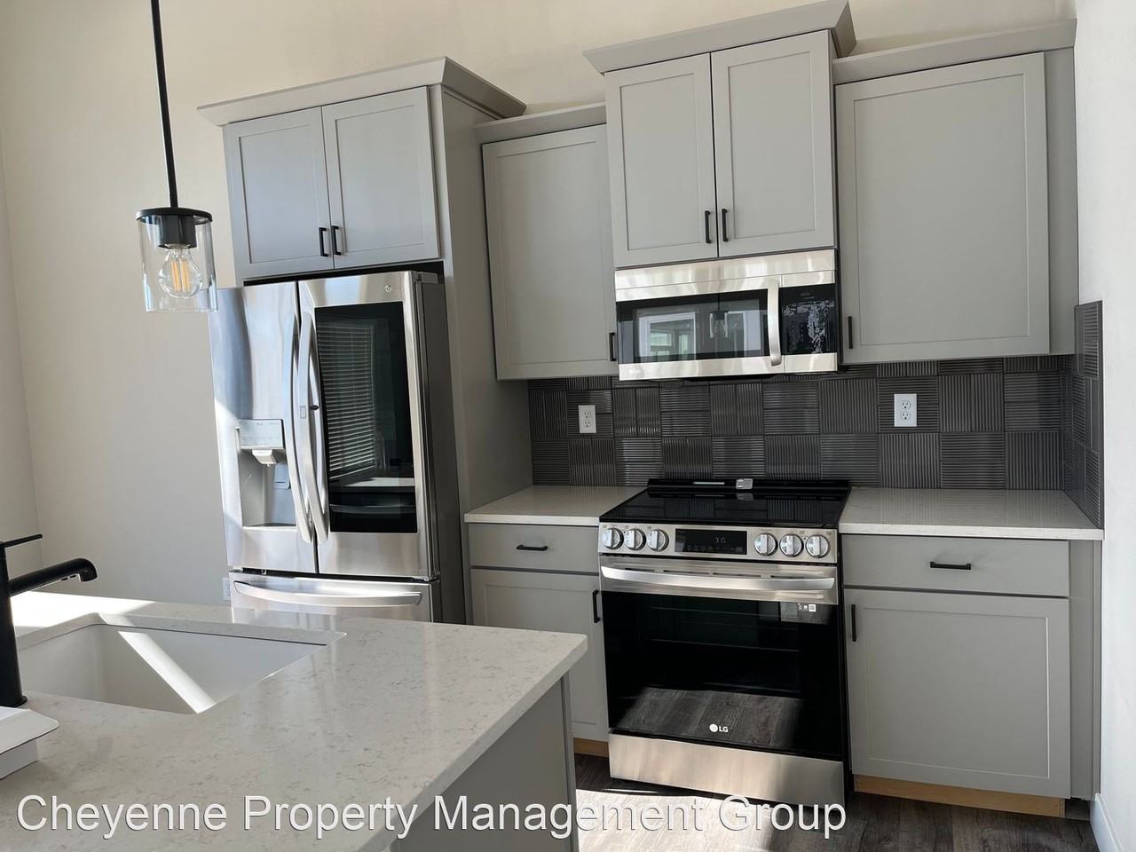 222 Miller Lane - Photo 3 of 7