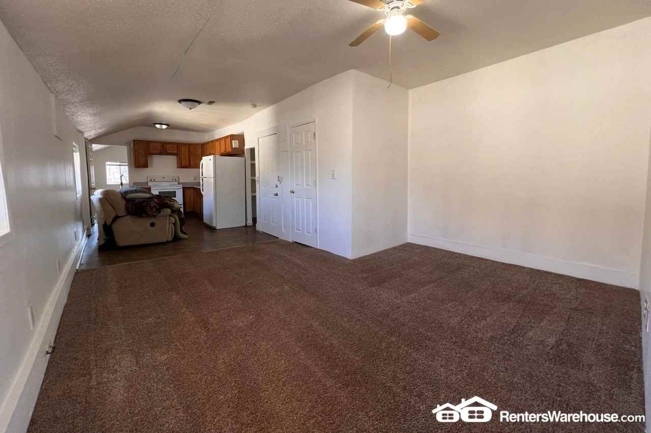 1439 Henderson Ave - Photo 2 of 7