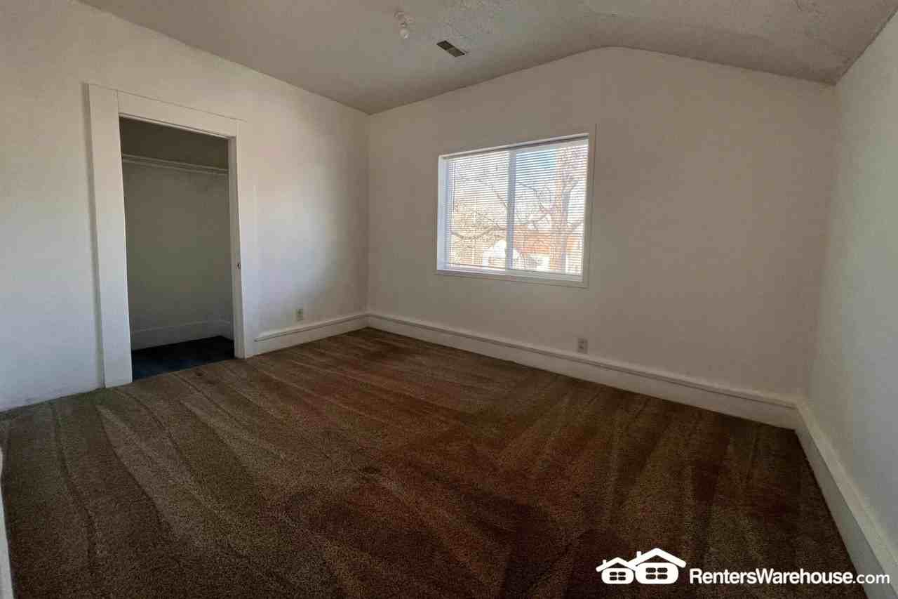1439 Henderson Ave - Photo 3 of 7
