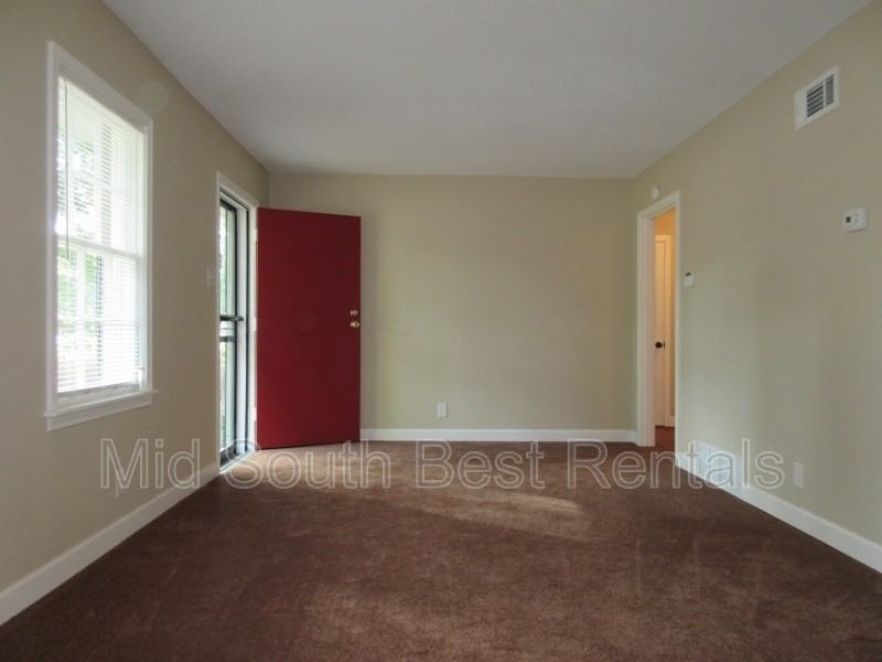 4719 Dianne Dr - Photo 2 of 8