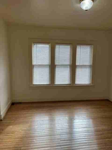 1675 Hudson St - Photo 3 of 13
