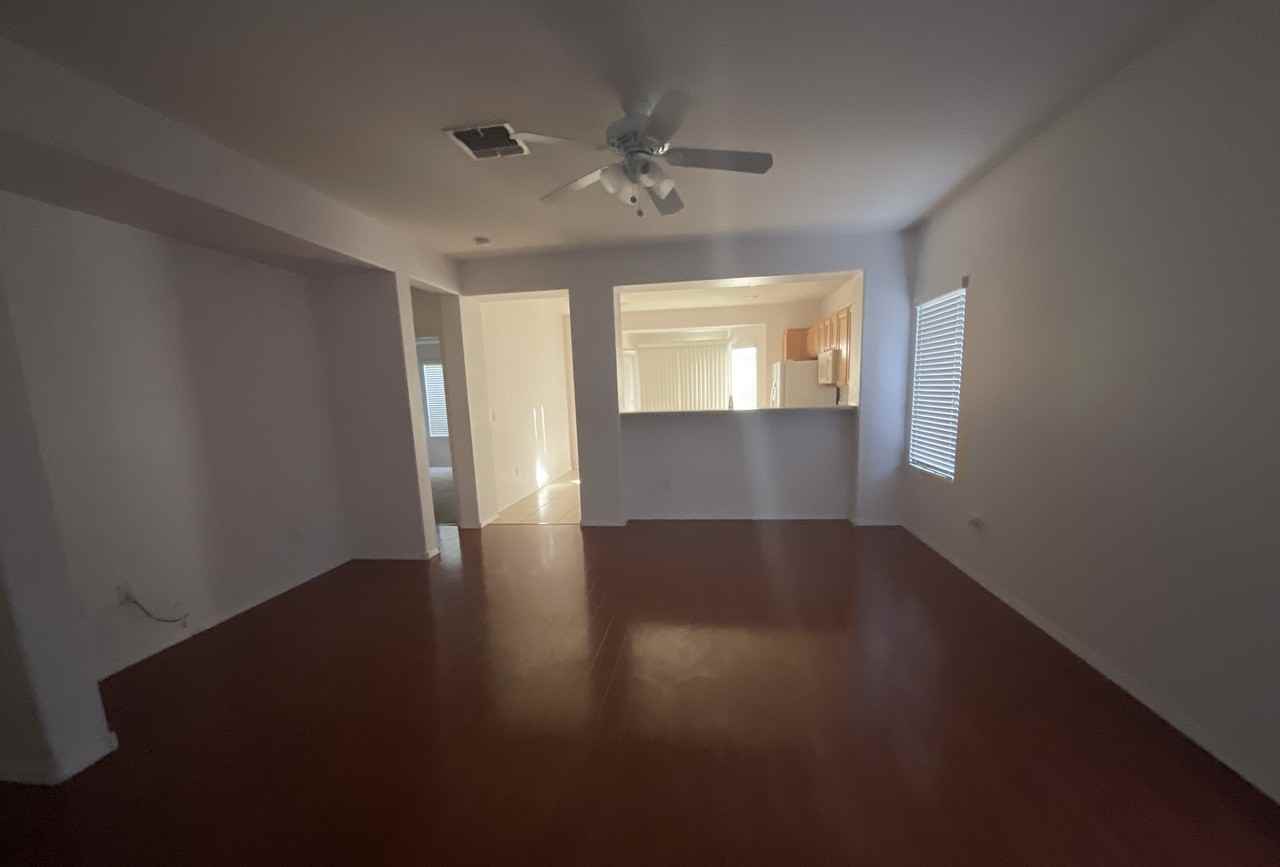 2823 Sapphire Desert Dr - Photo 2 of 7