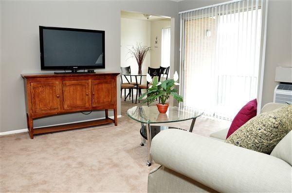 Kings Pointe Apartments E. Twelve Mile Rd., Warren, MI 48088 Zumper