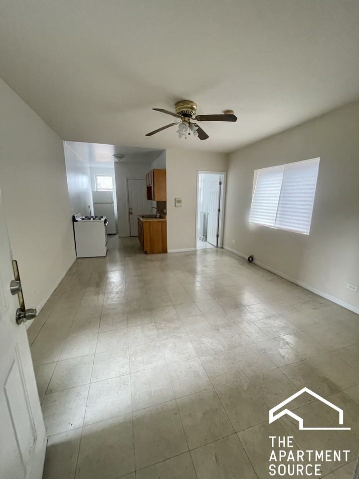 5011 W Cermak Rd #19 - Photo 3 of 8