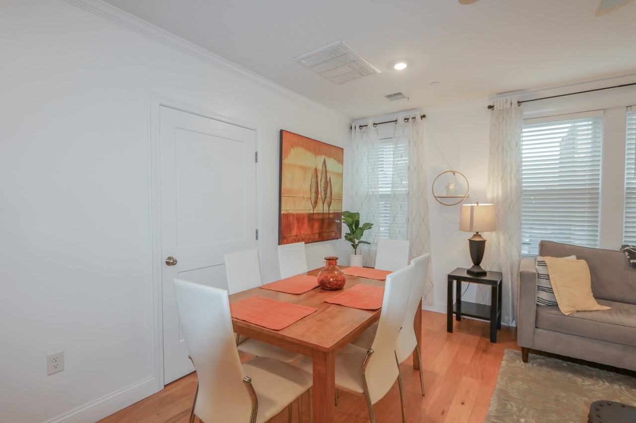 1008 Tremont St #5 - Photo 6 of 26