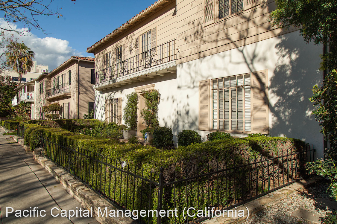 148 Camden - Photo 2 of 19